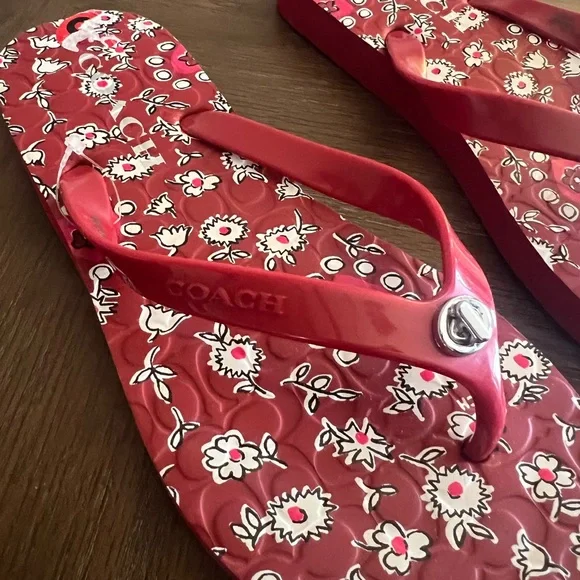 Coach Abbigail Red Floral Pattern Flip Flops with Silver Turnlock Logo Sz 6 - Picture 2 of 8
